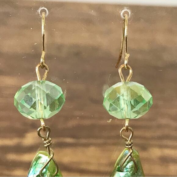 Mother Of Pearl Shell AB Crystal Glass Faceted Bead Gold Tone Drop Earring Green - Picture 4 of 15